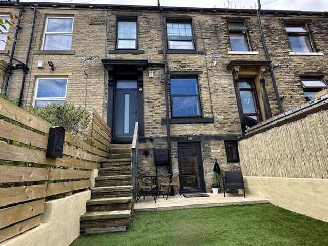 Cottage for sale in Wrose, West Yorkshire