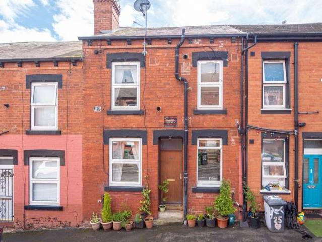 Cottage for sale in Armley, West Yorkshire