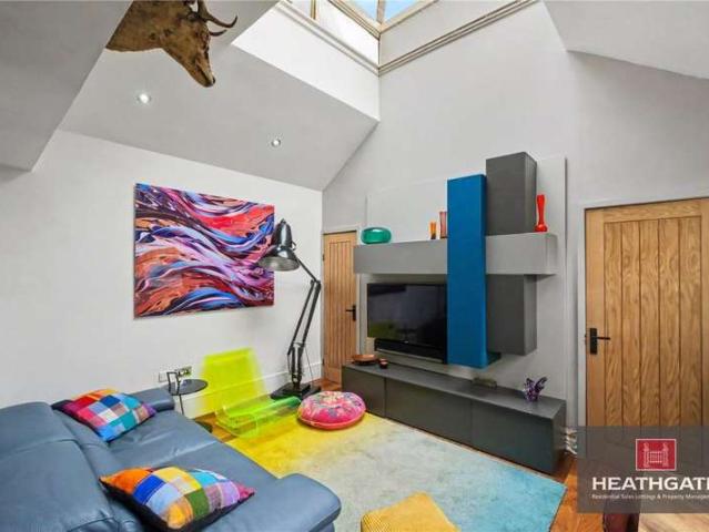 Cottage for sale in North End, Greater London
