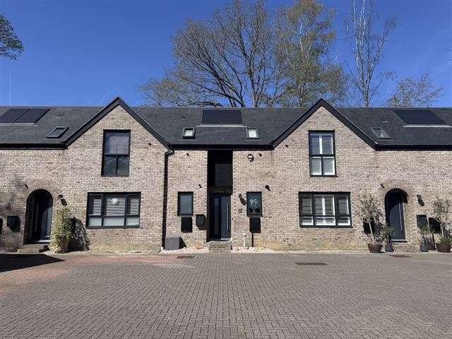 Cottage for sale in Perryfields, West Sussex