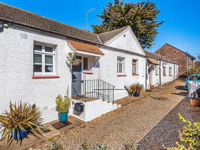 Cottage for sale in Fishersgate, West Sussex