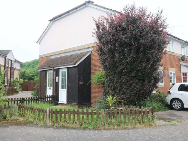 Cottage for sale in Broxbourne, Hertfordshire