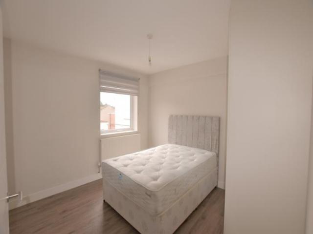 Cottage for rent in Tooting Graveney, Greater London
