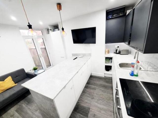 Cottage for rent in South Lane, West Yorkshire