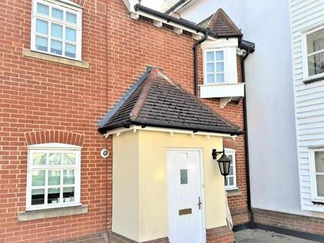 House for rent in Navestock Side, Essex