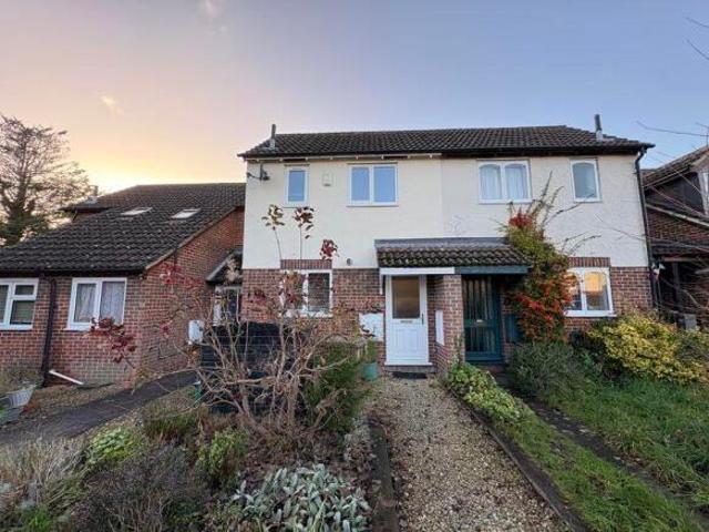 Cottage for rent in The Slade, Oxfordshire