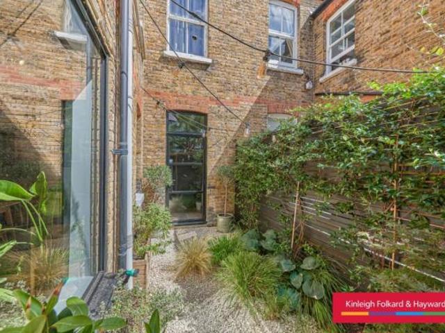 Cottage for rent in Cat Hill