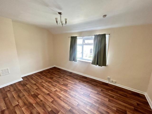 Terraced House for rent in Bromley