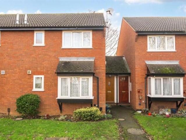 Cottage for rent in London Borough of Merton, Mitcham