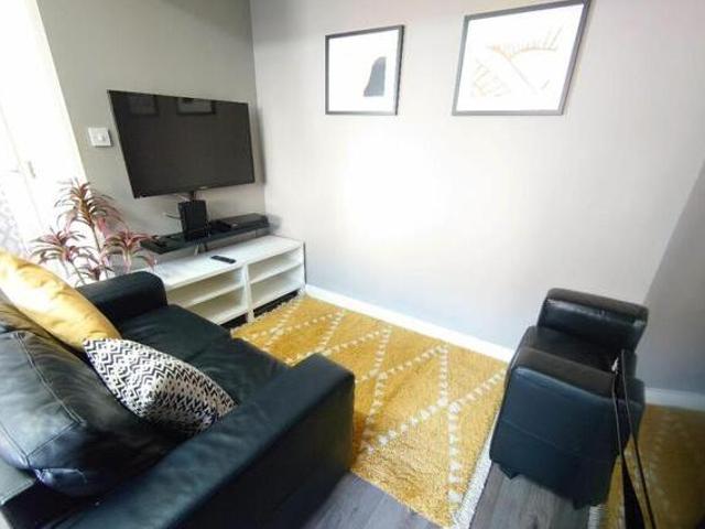 House for rent in Calderstones
