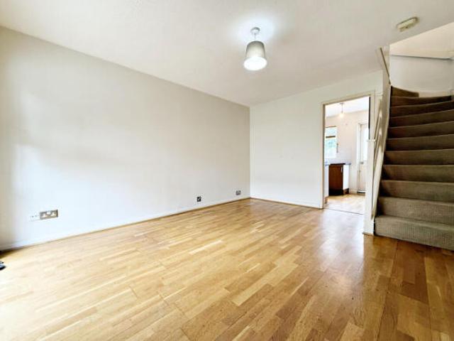 Cottage for rent in Greater London