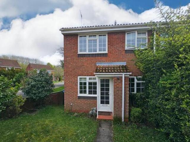 House for rent in Green Close, Warwickshire