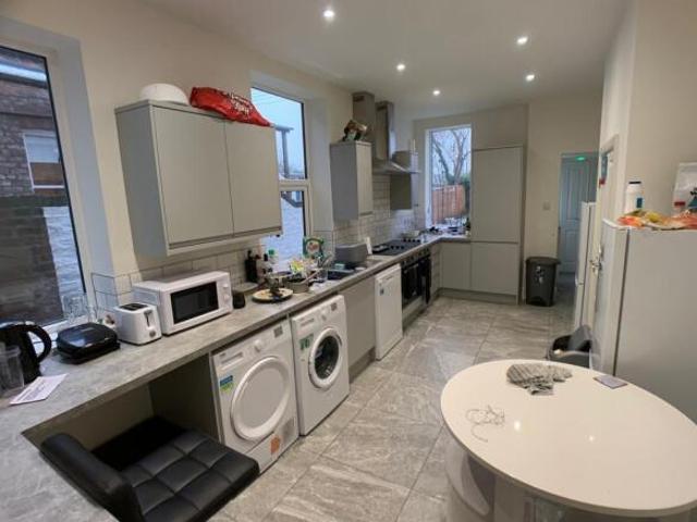 Room for rent in High Field, York