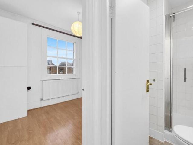 Cottage for rent in Camden Town, Greater London