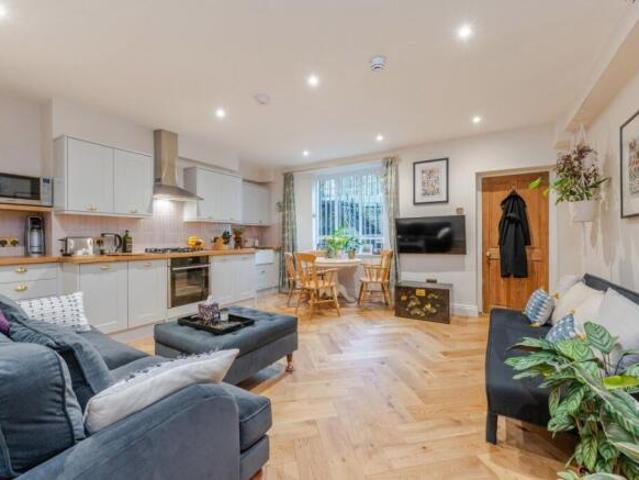 Cottage for rent in Camden Town, Greater London