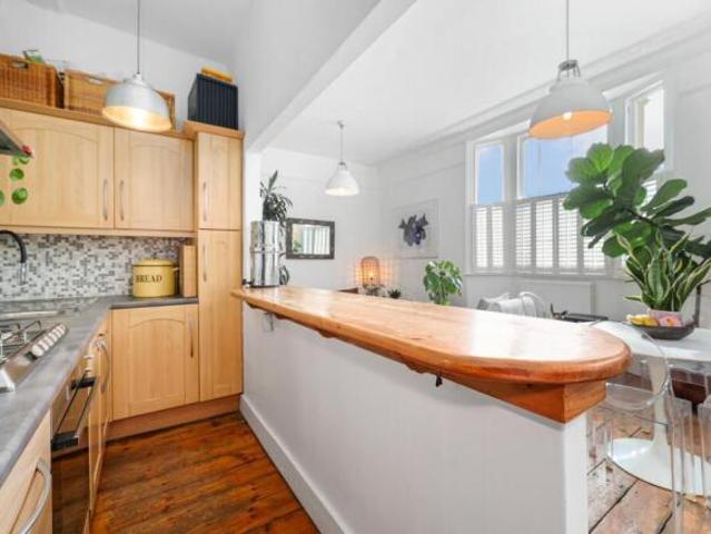 Cottage for rent in Camden Town, Greater London