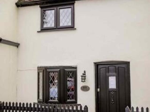 Cottage for rent in Pinner, Greater London