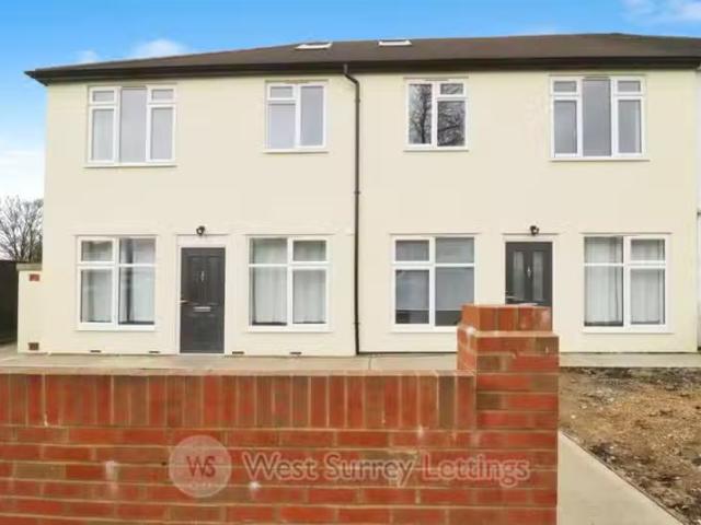 House for rent in Row Town, Surrey