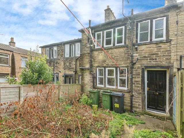 House for sale in Milnsbridge, West Yorkshire