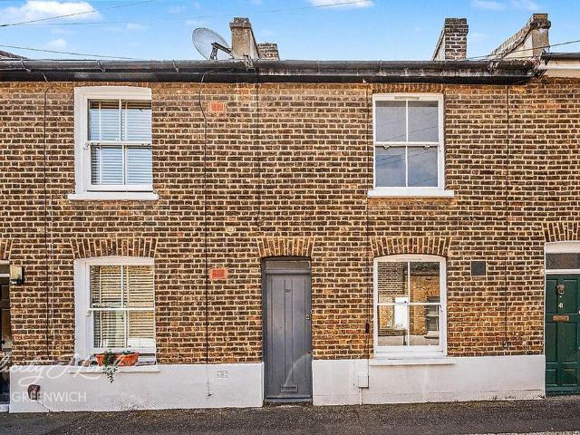 House for sale in East Greenwich, Greater London