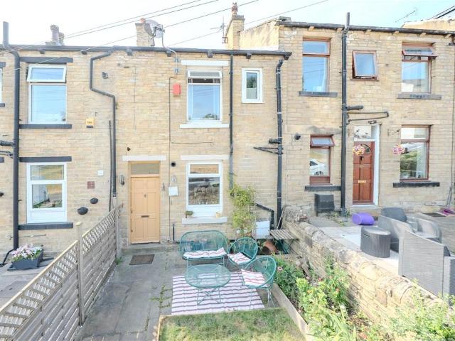 House for sale in Farsley, West Yorkshire