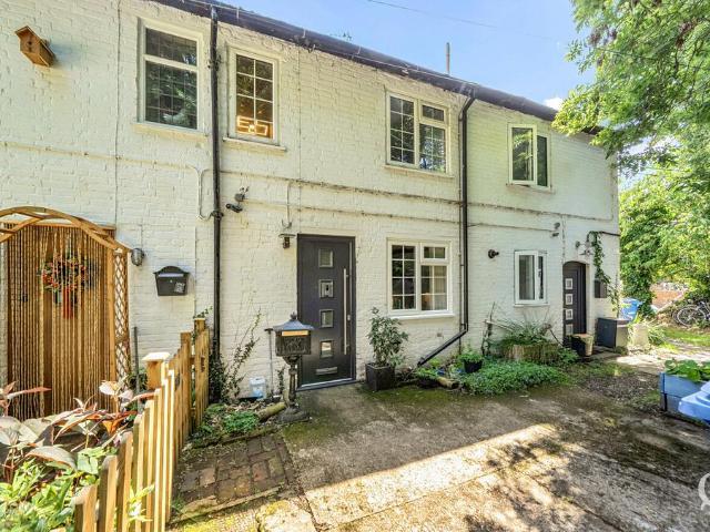 House for sale in Oad Street, Kent