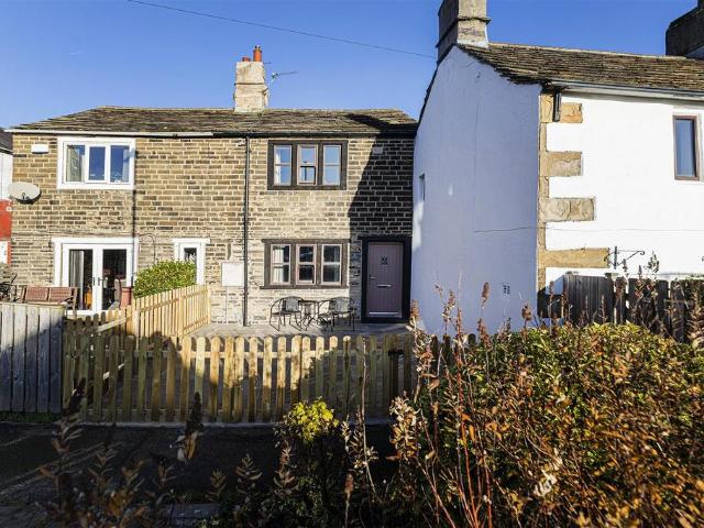 House for sale in Marsh, Lindley