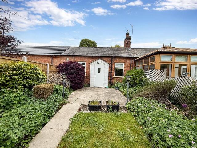 House for sale in Barton In Fabis, East Midlands