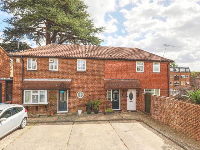 House for sale in Kings Hill, Colliers End