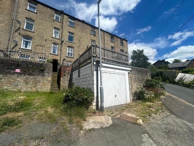 House for sale in Hove Edge, Hipperholme