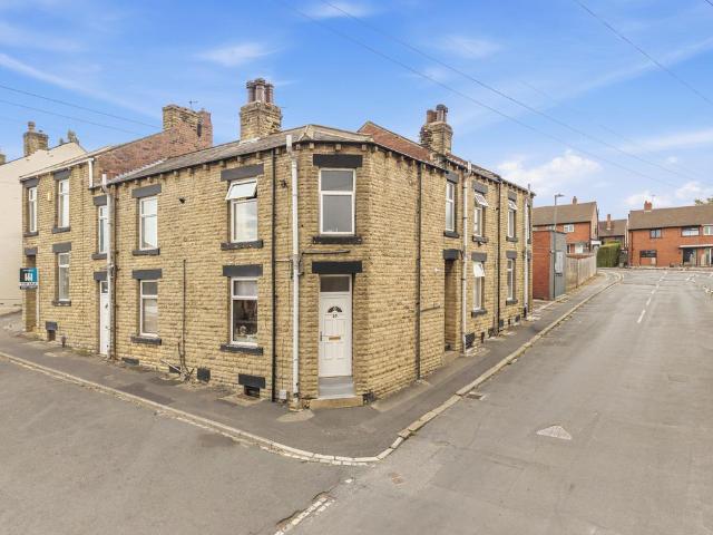 House for sale in Chickenley, Dewsbury
