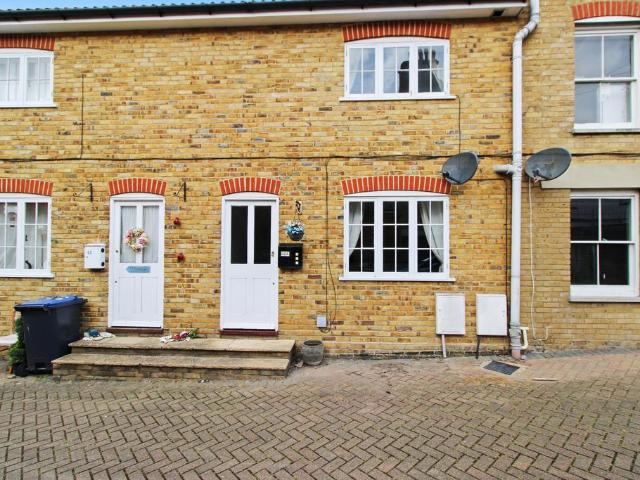 House for sale in Oxenden, The Bridge