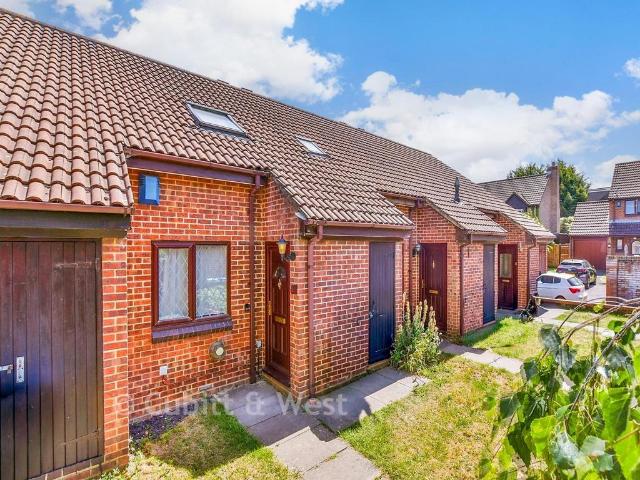 House for sale in London Borough of Croydon, Shirley