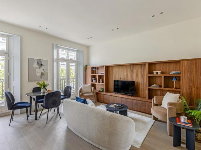 House for sale in Brompton, Greater London