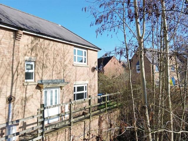 House for sale in Overslade, New Bilton