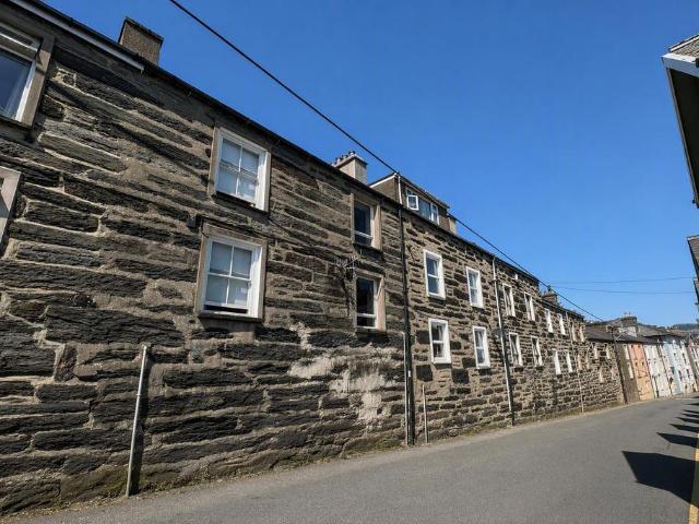 House for sale in Porthmadog