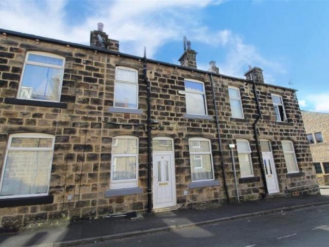 House for sale in Farsley, West Yorkshire