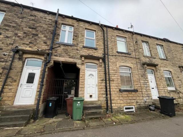 House for sale in Farsley, West Yorkshire