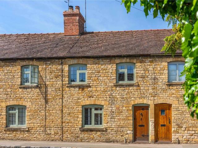 House for sale in Fossebridge, Gloucestershire
