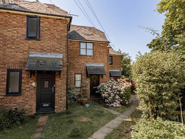 House for sale in Oad Street, Kent