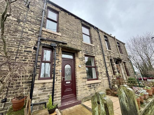 House for sale in Broad Folds, Clayton