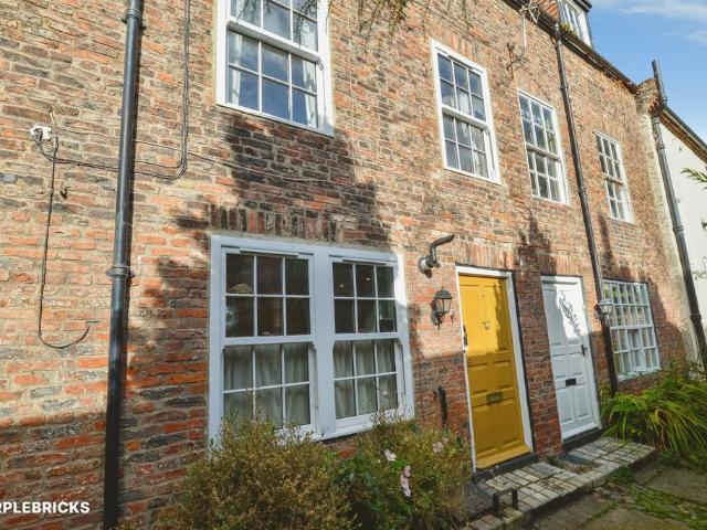 House for sale in Yarm High Street, Yarm