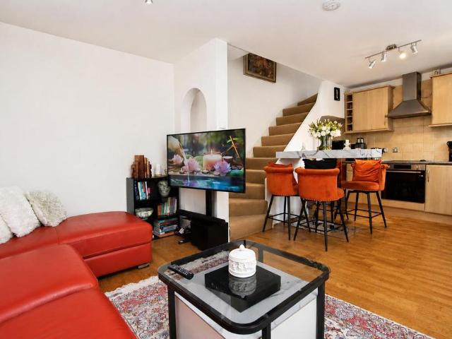 House for sale in Elstree and Borehamwood, Elstree