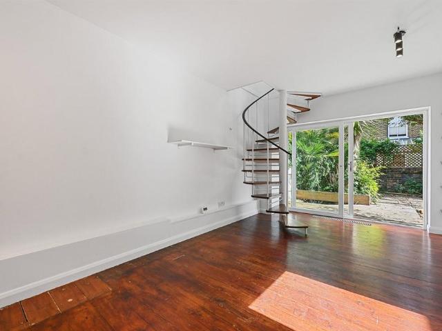 House for sale in Shepherd's Bush, Greater London