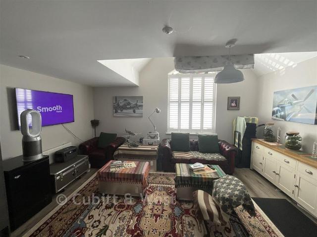 House for sale in Pachesham Park, Surrey