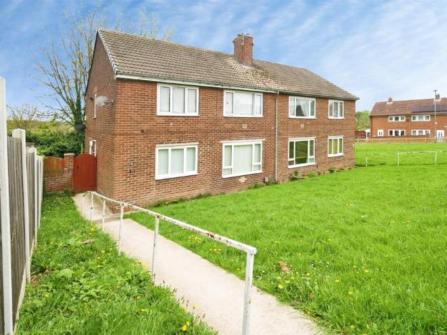 House for sale in Royston, South Yorkshire