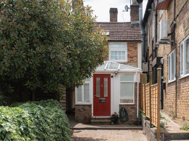 House for sale in Pouchen End, Hertfordshire
