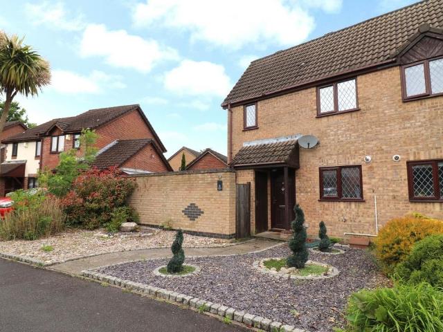 House for sale in Hedge End, Helford