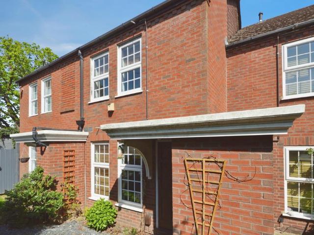 House for sale in Whitton, Greater London