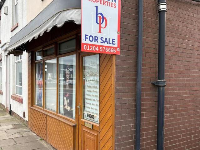 House for sale in Moses Gate, Lee Bank